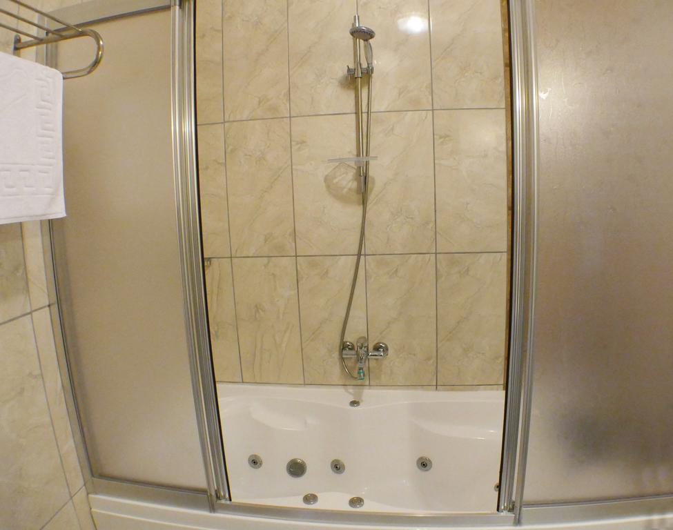 Assos Hotel Екстериор снимка