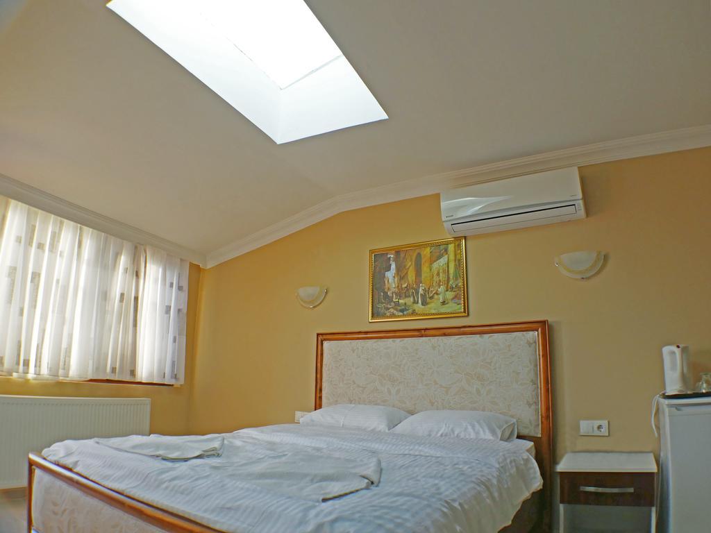 Assos Hotel Екстериор снимка