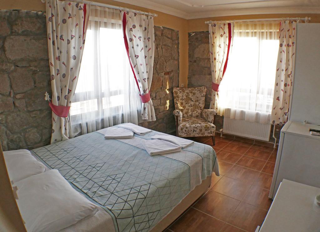 Assos Hotel Екстериор снимка