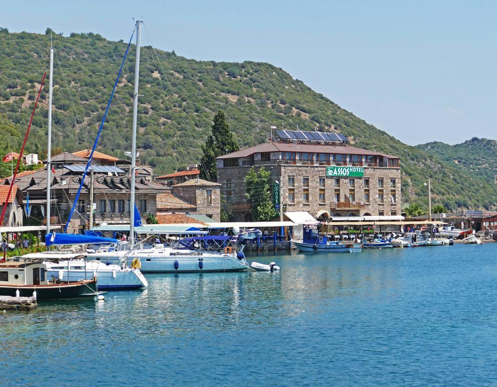 Assos Hotel Екстериор снимка