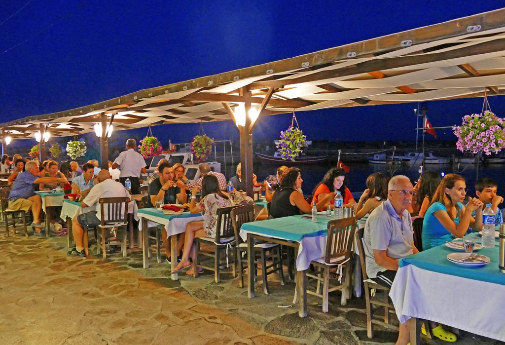 Assos Hotel Екстериор снимка