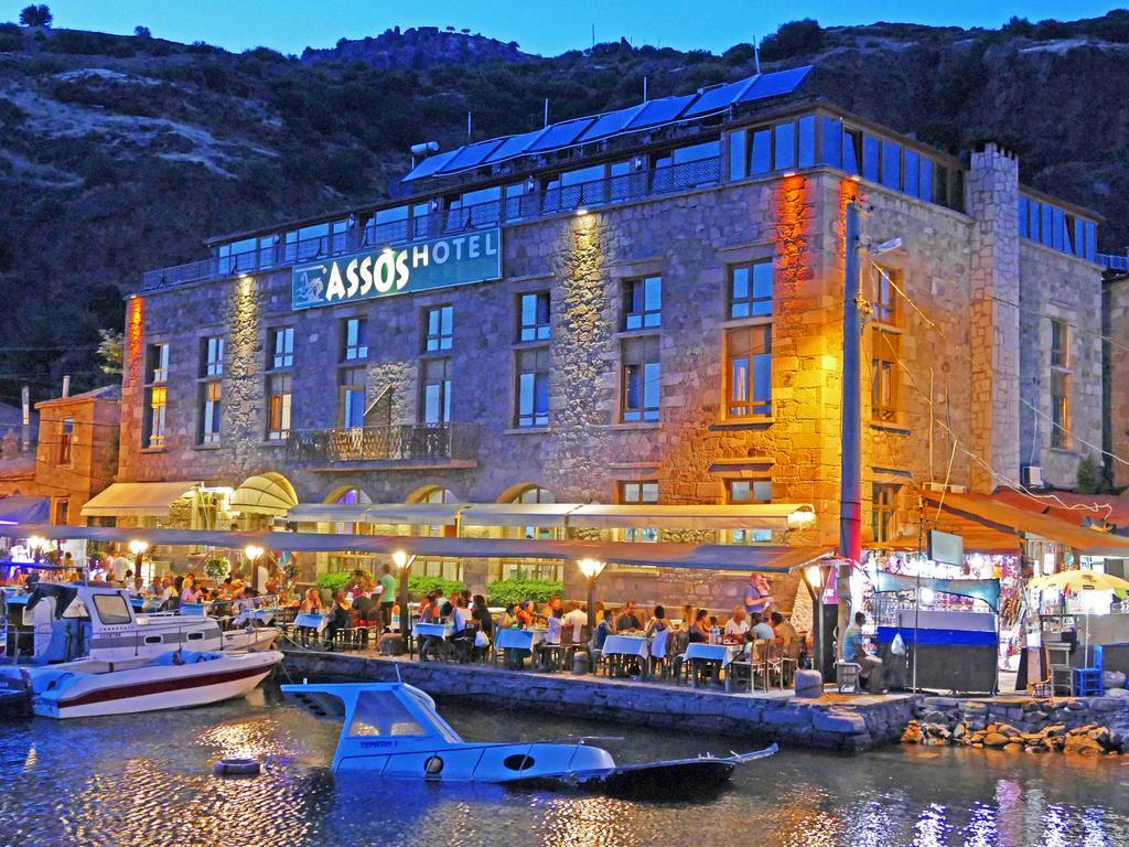 Assos Hotel Екстериор снимка