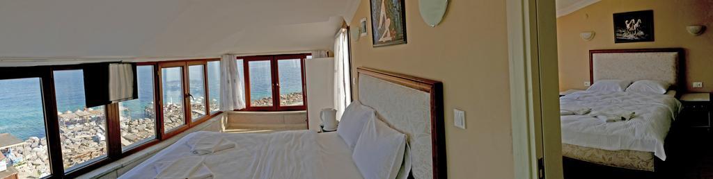 Assos Hotel Екстериор снимка